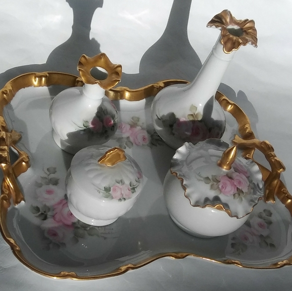 Vintage Ceramic Vanity Set - Picture 4 of 12